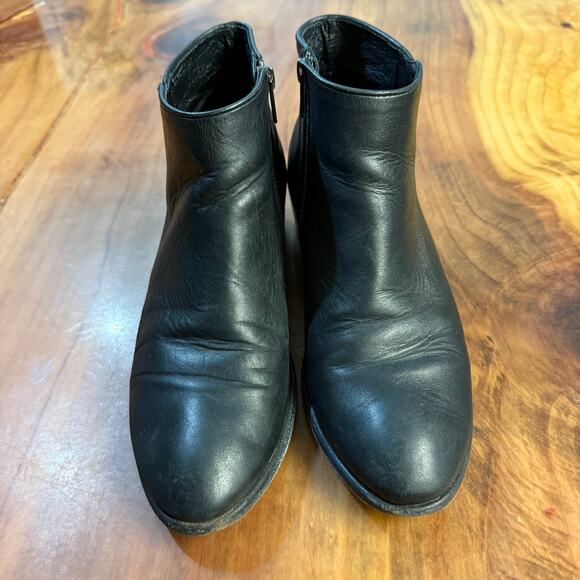 Frye Women's Carson Piping Bootie Ankle Boot 8.5 M 8 1/2 Zip Leather Black - Picture 9 of 9